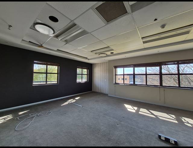 1,226M² OFFICE TO LET IN ILLOVO
